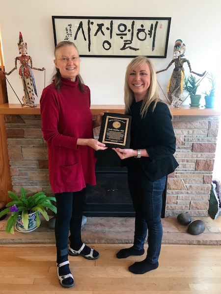 2018 Tonie Protzman presenting Lifetime Achievement Award to Linda Webber